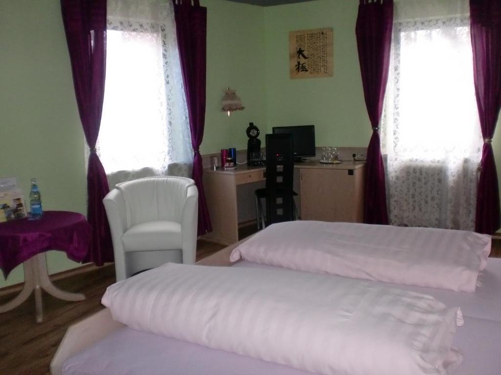 Hotel Sonne Бад-Вільдбад Номер фото
